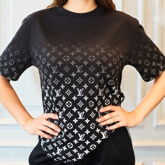 Louis Vuitton Tops - ✨️Authentic Louis Vuitton Black Gradient T-Shirt